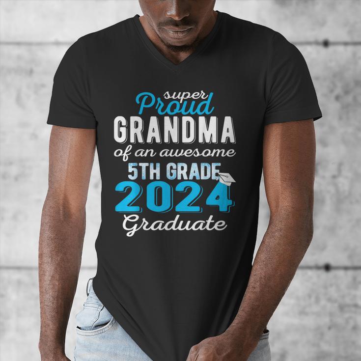 Proud Grandma Of 5th Grade Graduate 2024 Family Graduation Men's V-Neck T-Shirt