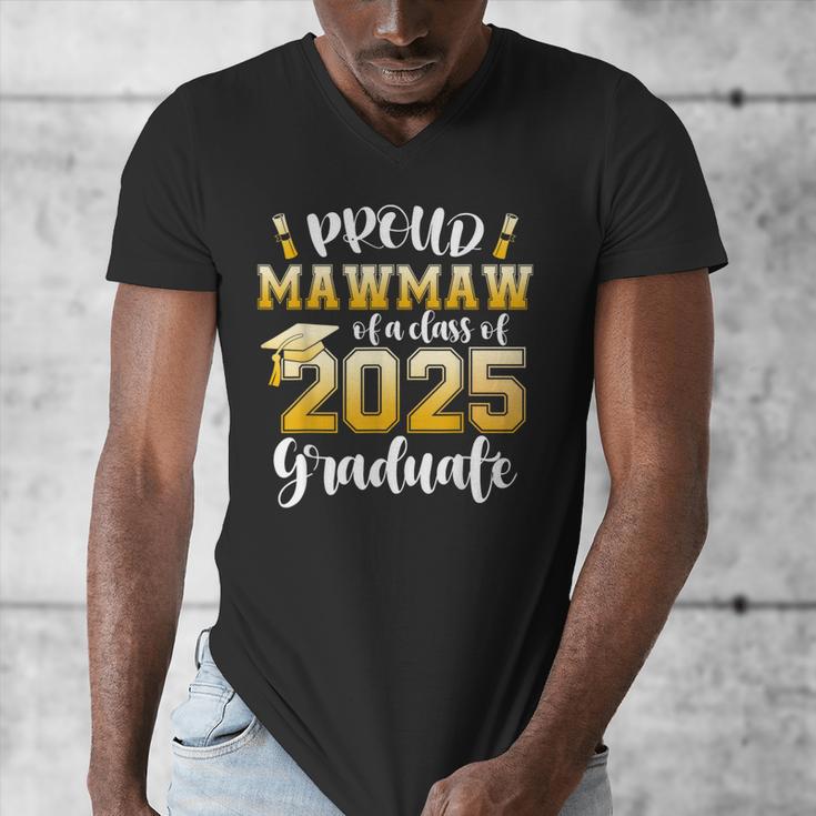 Proud Mawmaw Of a Class Of 2025 Graduate Graduation 2025 Men's V-Neck T-Shirt