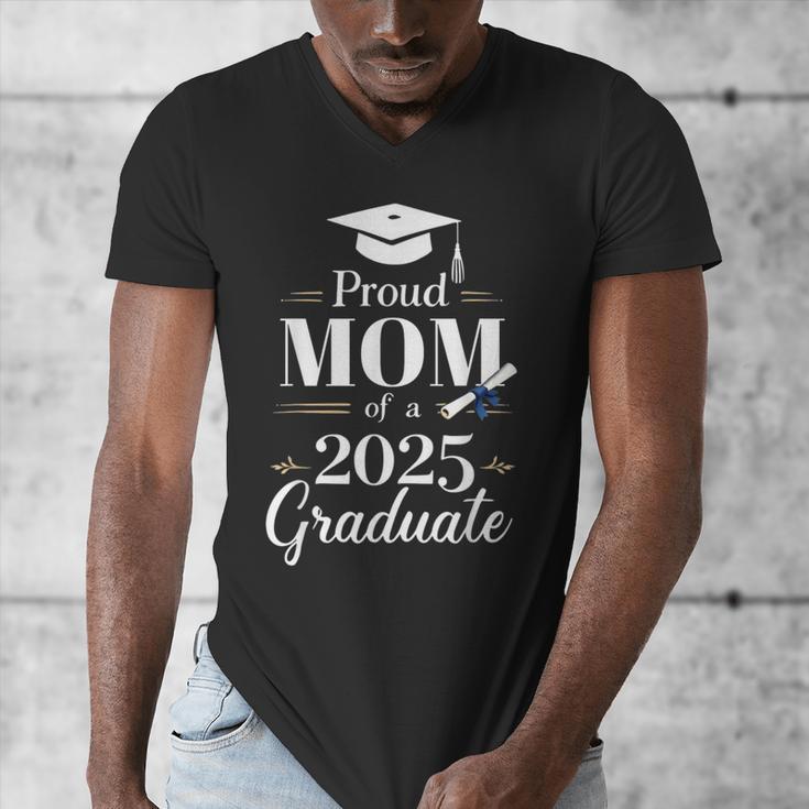 Proud Mom Of a 2025 Graduate Graduation Senior Moms Men's V-Neck T-Shirt