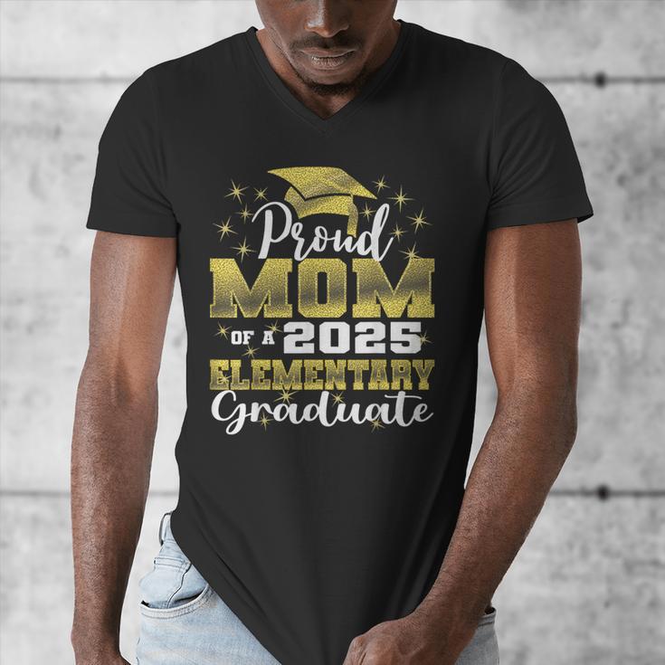 Proud Mom Of 5th Grade Graduate 2025 Elementary Graduation Men's V-Neck T-Shirt