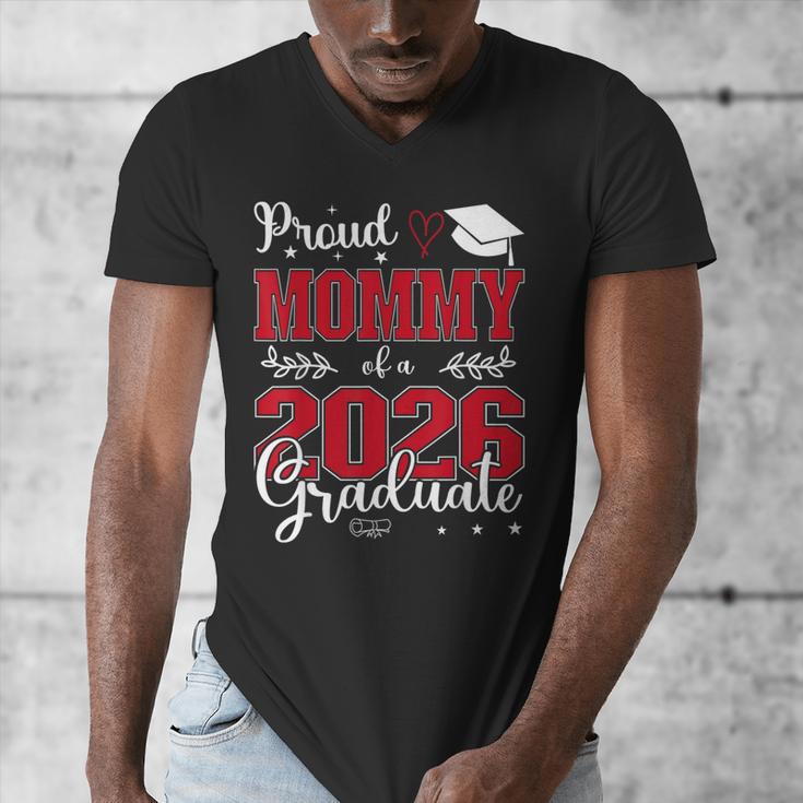 Proud Mommy Of a Class Of 2026 Graduate For Graduation Men's V-Neck T-Shirt