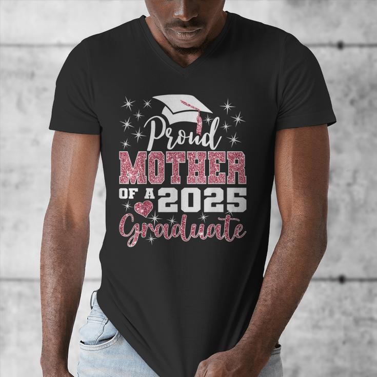 Proud Mother Of 2025 College Graduate Family Graduation Men's V-Neck T-Shirt