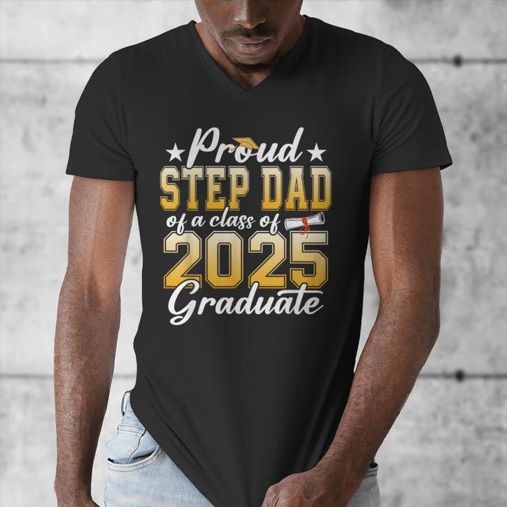 Proud Step Dad Of A Class Of 2025 Graduate Senior Graduation Men's V-Neck T-Shirt