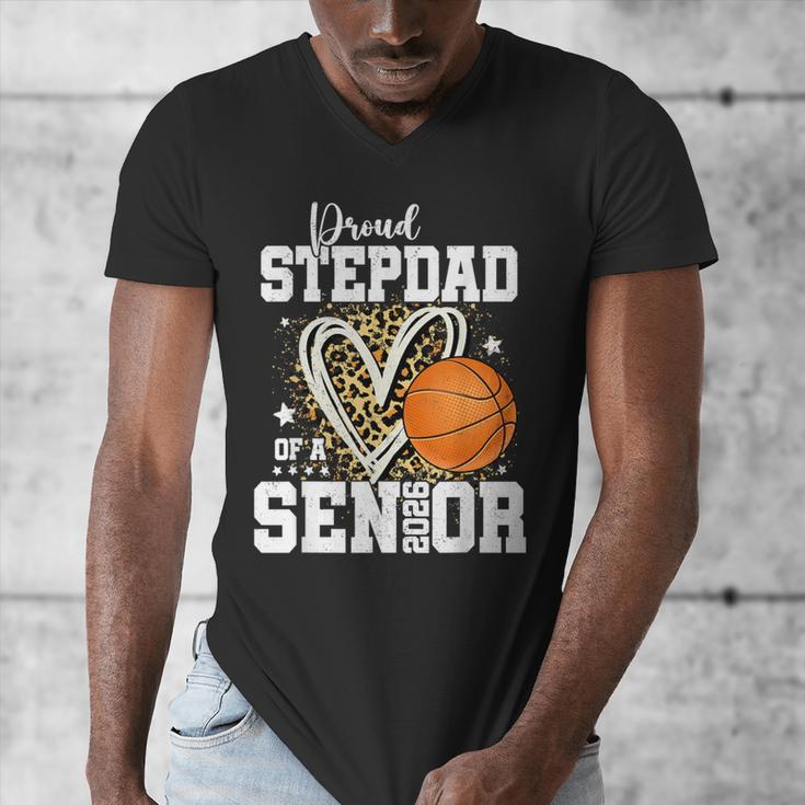Proud Stepdad Of A 2026 Senior Basketball Graduation Leopard Men's V-Neck T-Shirt