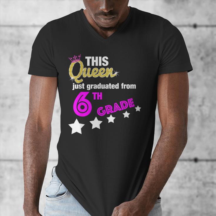 Queen 6th Grade Graduation For Girls Men's V-Neck T-Shirt