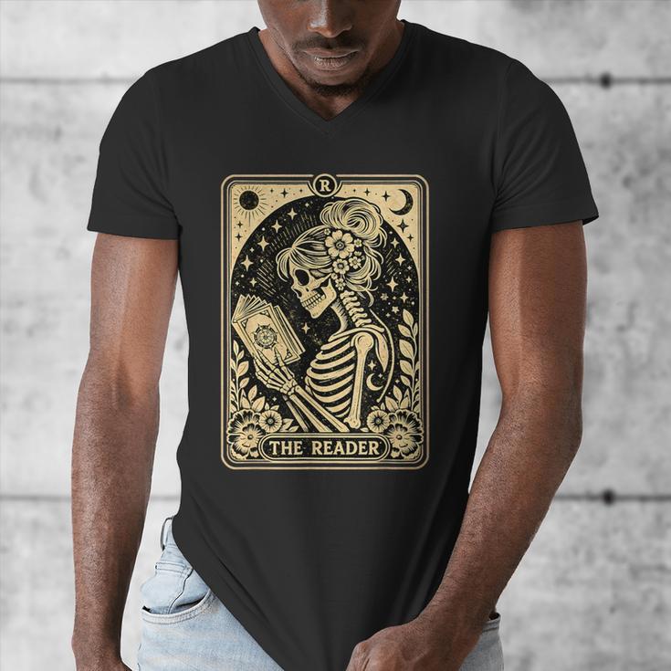 The Reader Tarot Card Book Lover Skeleton Reading Book Men's V-Neck T-Shirt