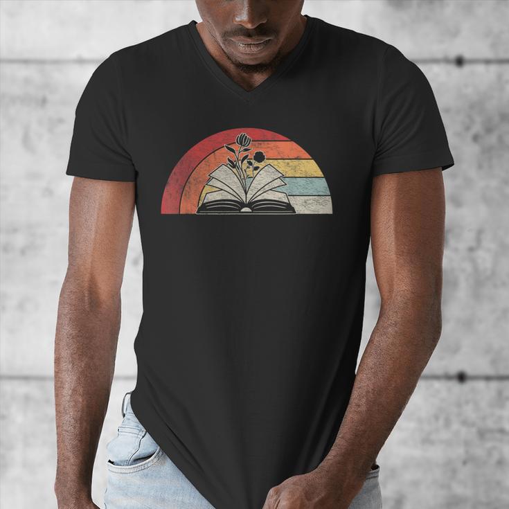 Retro Vintage Wildflowers Book Shirt Book Lover Men's V-Neck T-Shirt