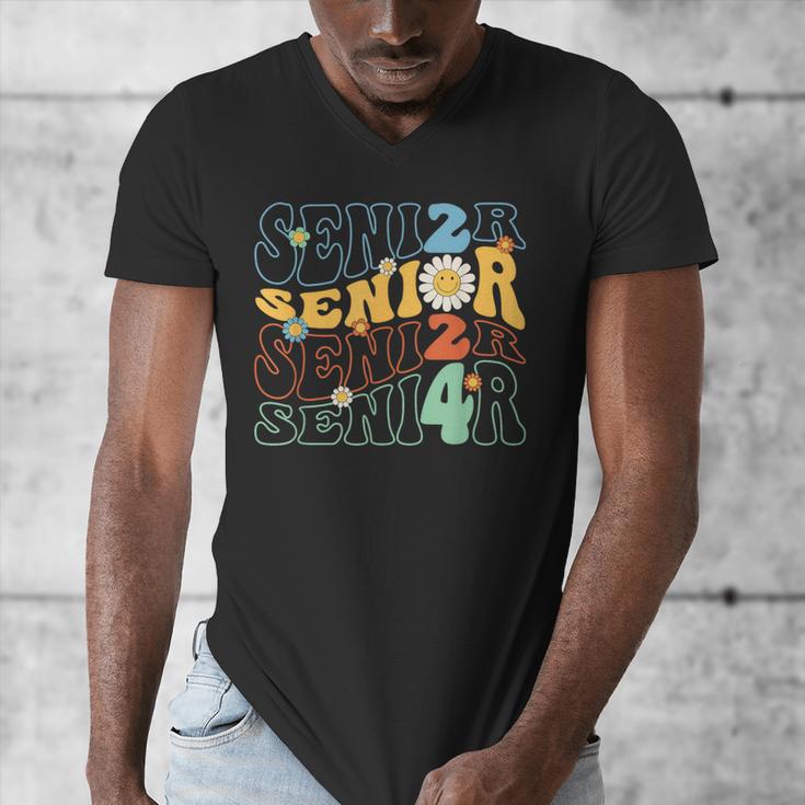 Senior 2024 Groovy Retro Class Of 2024 Graduation Senior 24 Men's V-Neck T-Shirt