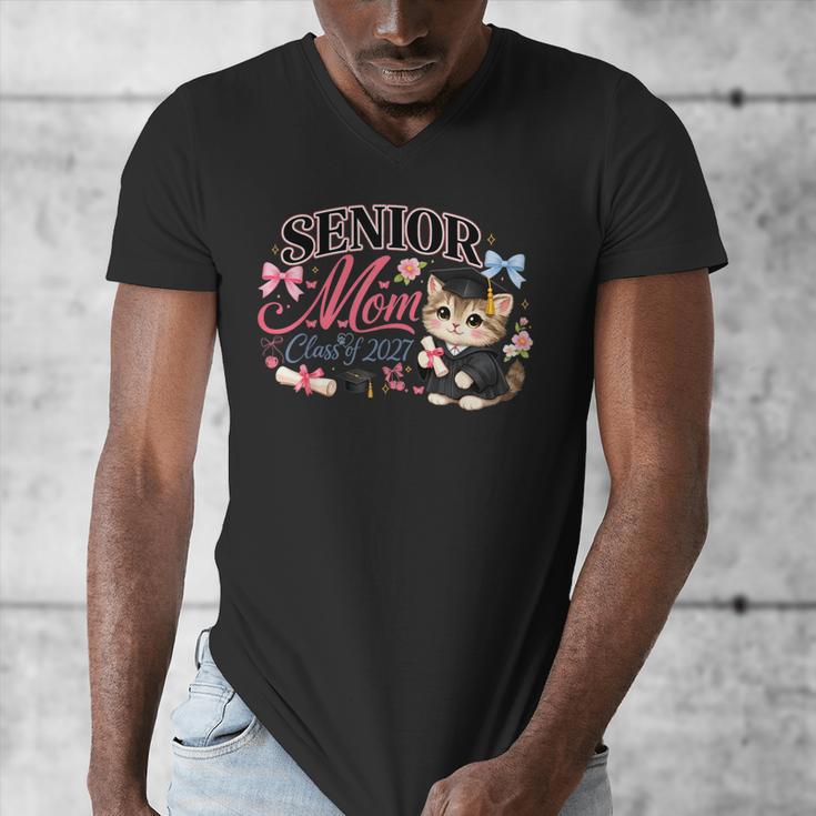 Senior Mom Class Of 2027 Cute Cat Graduation Pink Bows Girls Men's V-Neck T-Shirt