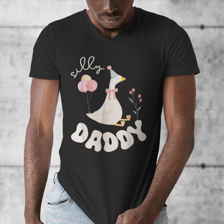 Silly Daddy Silly Goose Dad Birthday Family Matching Party Men's V-Neck T-Shirt