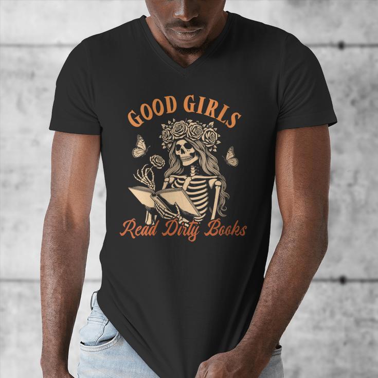 Smut Reader Spicy Romance Good A Girls Read Dirty Books Men's V-Neck T-Shirt