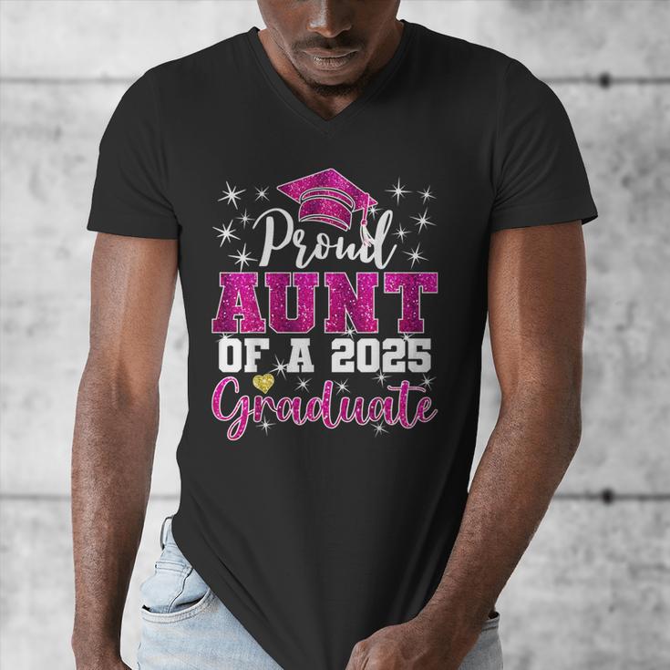 Super Proud Aunt Of 2025 Graduate Senior Graduation Family Men's V-Neck T-Shirt