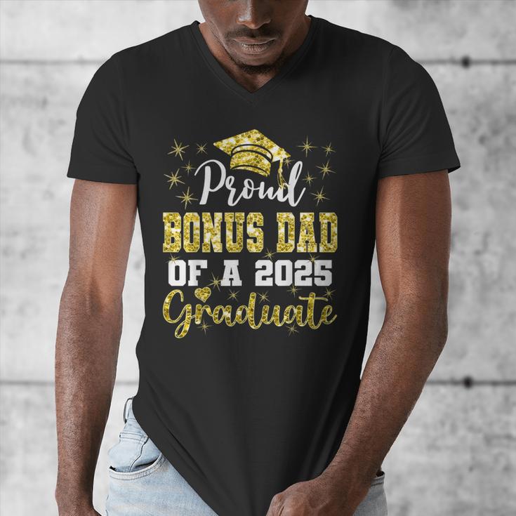 Super Proud Bonus Dad Of 2025 Graduate Graduation Family Men's V-Neck T-Shirt