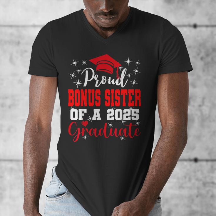 Super Proud Bonus Sister Of 2025 Graduate Graduation Family Men's V-Neck T-Shirt