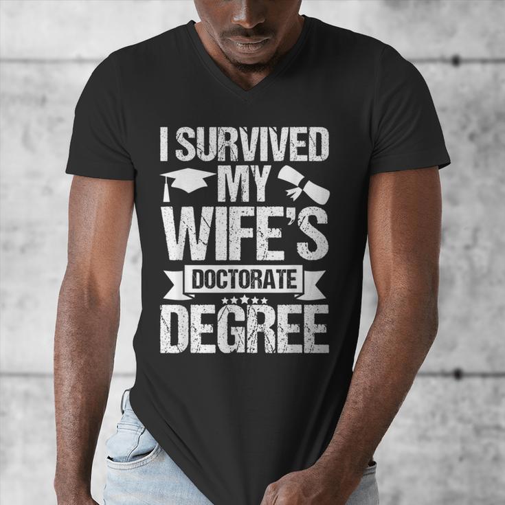 I Survived My Wifes Doctorate Degree Graduation Men's V-Neck T-Shirt