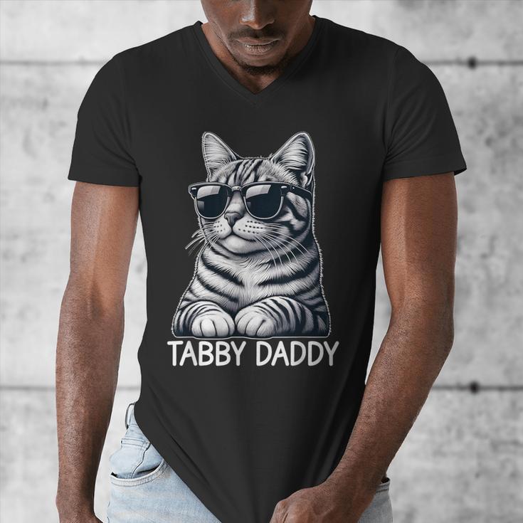 Tabby Daddy Cat Dad Graphic Grey Tabby Cat Lover Men's V-Neck T-Shirt
