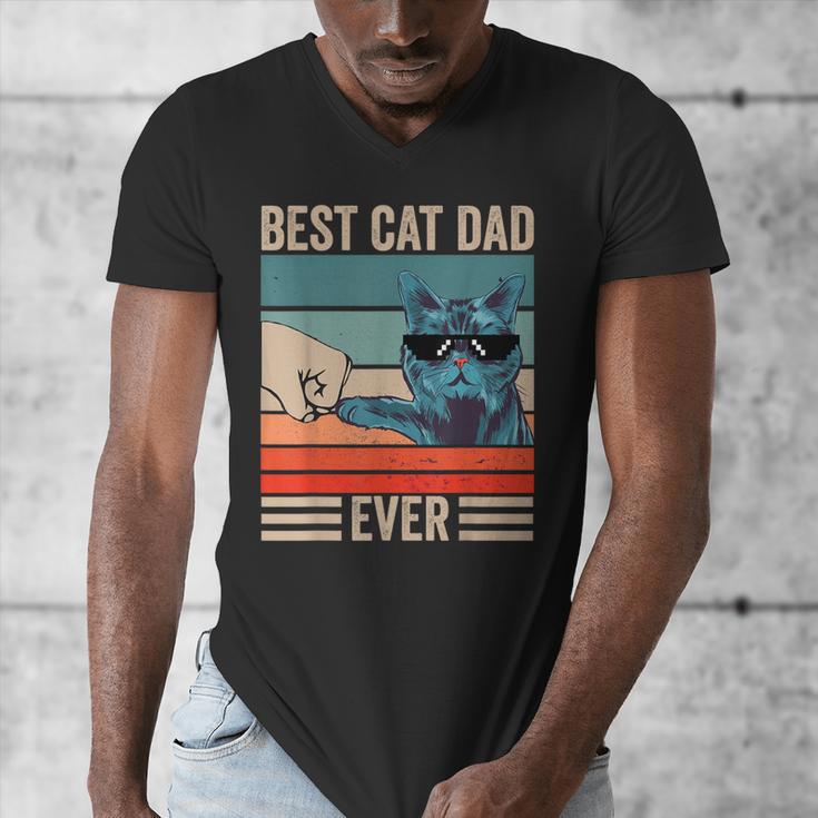 Vintage Best Cat Dad Ever Bump Fist Father's Day Cat Daddy Men's V-Neck T-Shirt Vintage Best Cat Dad Ever Bump Fist Father's Day Cat Daddy Men's V-Neck T-Shirt