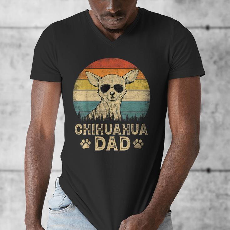Vintage Chihuahua Dad Dog Lovers Father's Day Tee Men's V-Neck T-Shirt