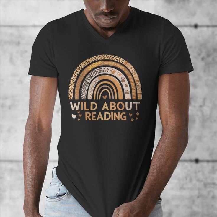 Wild About Reading Books Reader Lover Bookworm Librarian Men's V-Neck T-Shirt