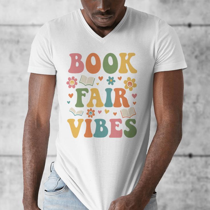 Book Fair Vibes Groovy Retro School Reading Nostalgic Men's V-Neck T-Shirt