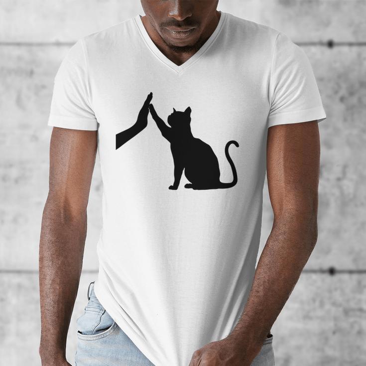 Cat Lover Cat Mom Cat Dad Men Women & Kids Cute Cat Men's V-Neck T-Shirt