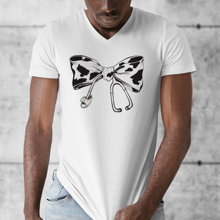 Cow Print Bow And Stethoscope Nurse RN Graduation Coquette Men's V-Neck T-Shirt