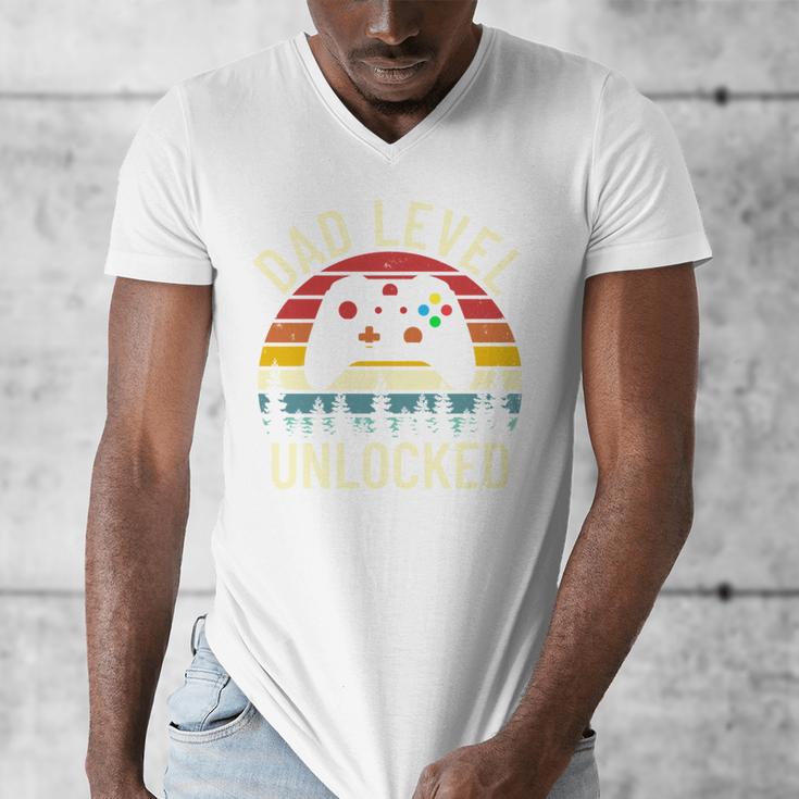 Cute Vintage Dad Level Unlocked Funny Gamer New Daddy Father Men's V-Neck T-Shirt