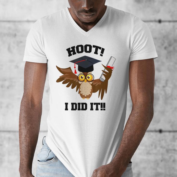 Hoot I Did It Grad Owl Holding Graduation Diploma Congrats Men's V-Neck T-Shirt
