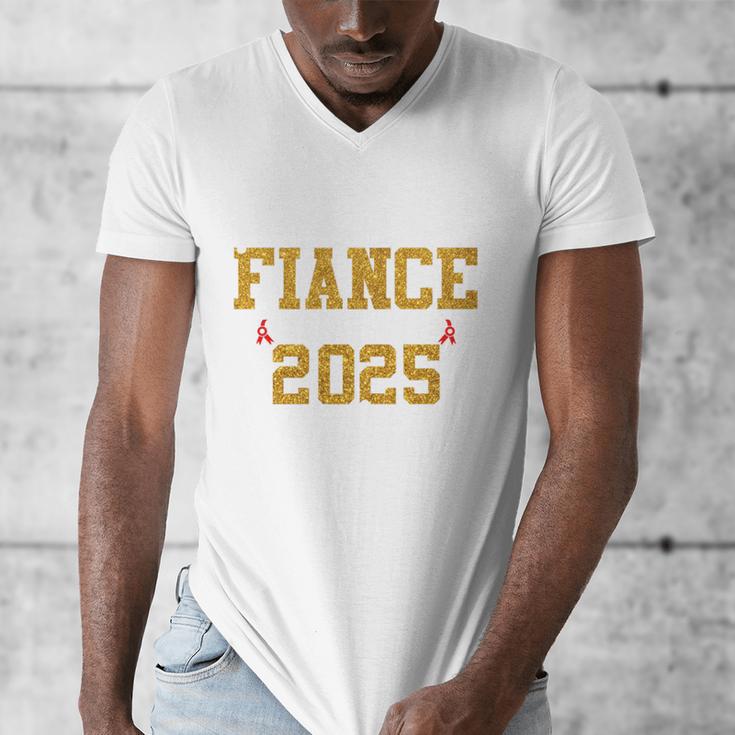Proud Fiance Of A 2025 Graduate Fiance Graduation 2025 Senio Men's V-Neck T-Shirt