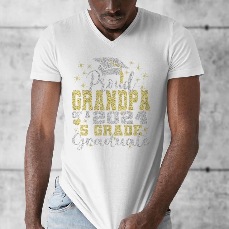 Proud Grandpa Of 5th Grade Graduate 2024 Family Graduation Men's V-Neck T-Shirt