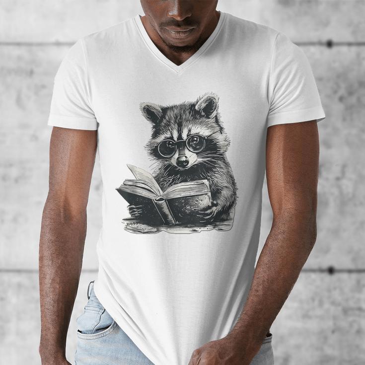 Raccoon With Book Cute Raccoons Reading Books Men's V-Neck T-Shirt