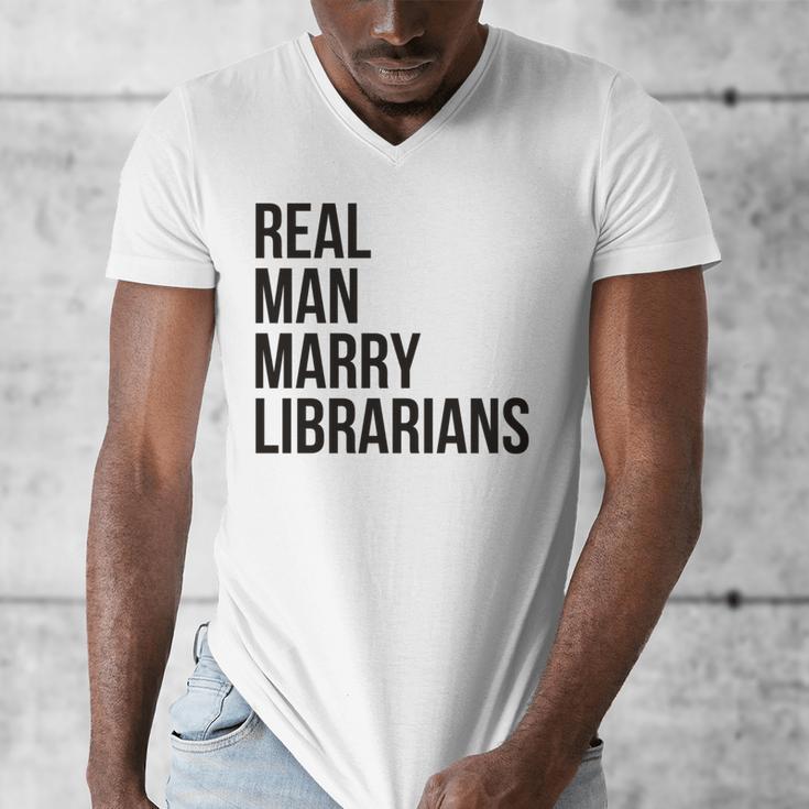 Real Men Marry Librarians – Book Lover Husband Men's V-Neck T-Shirt