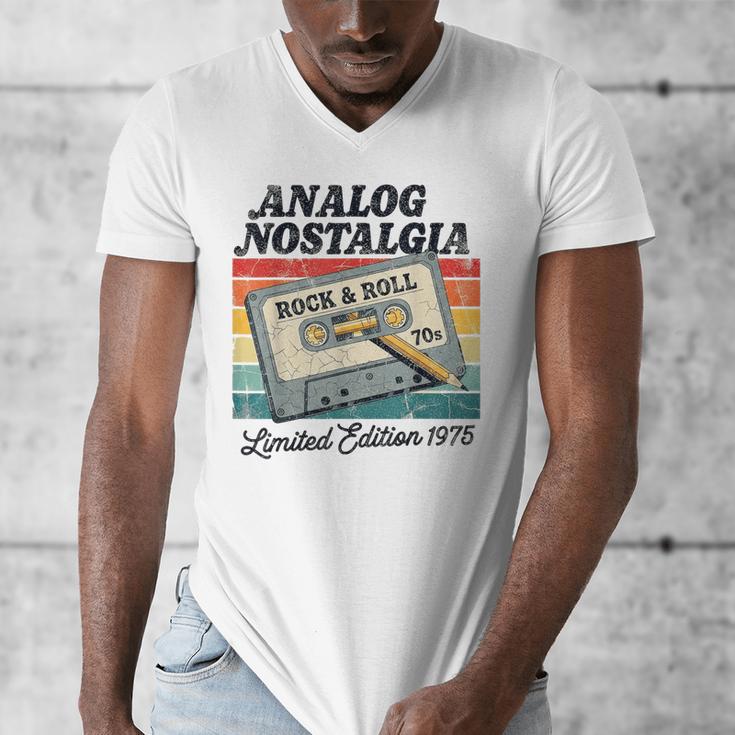 Retro Cassette Case 70s Vintage Music Analog Nostalgia Men's V-Neck T-Shirt