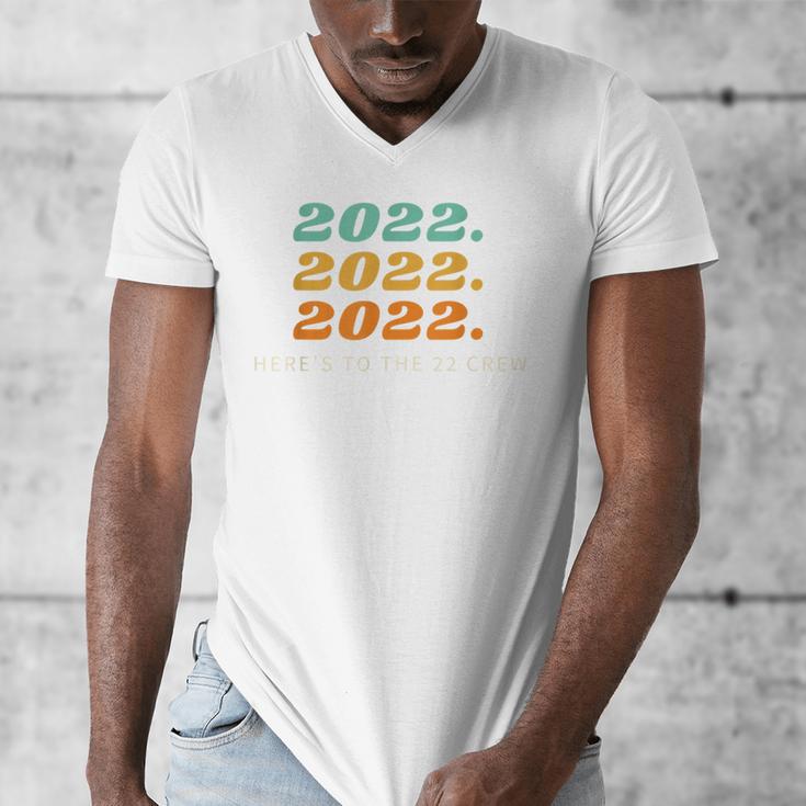 Senior 2022 Shirt Class Of 2022 Retro Graduation Grad Men's V-Neck T-Shirt