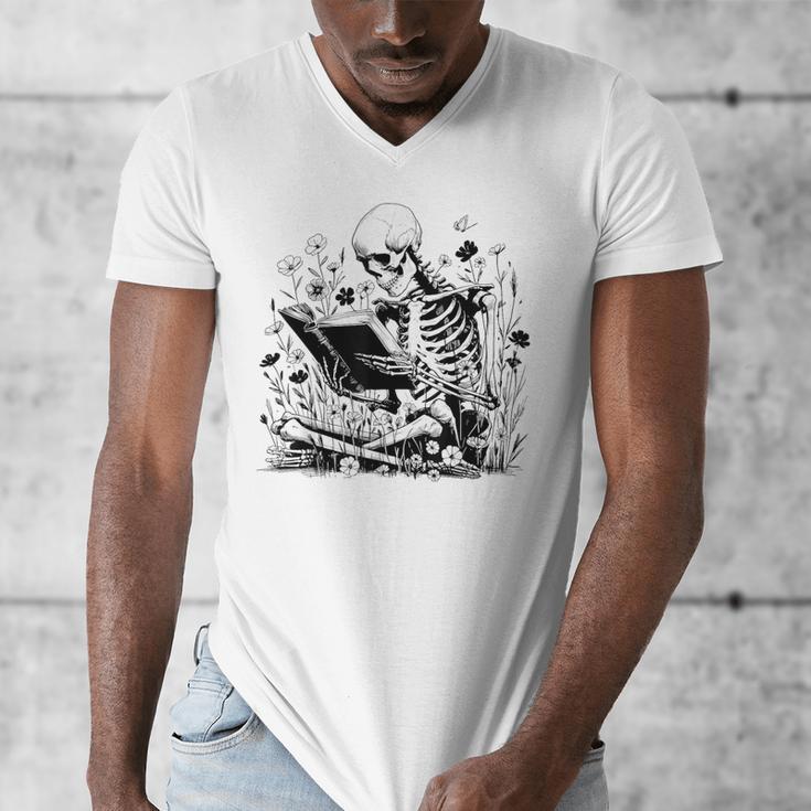 Skeleton Skull Halloween Book Reading Books Lover Teacher Men's V-Neck T-Shirt