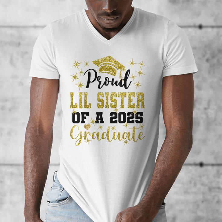 Super Proud Little Sister Of 2025 Graduate Graduation Family Men's V-Neck T-Shirt