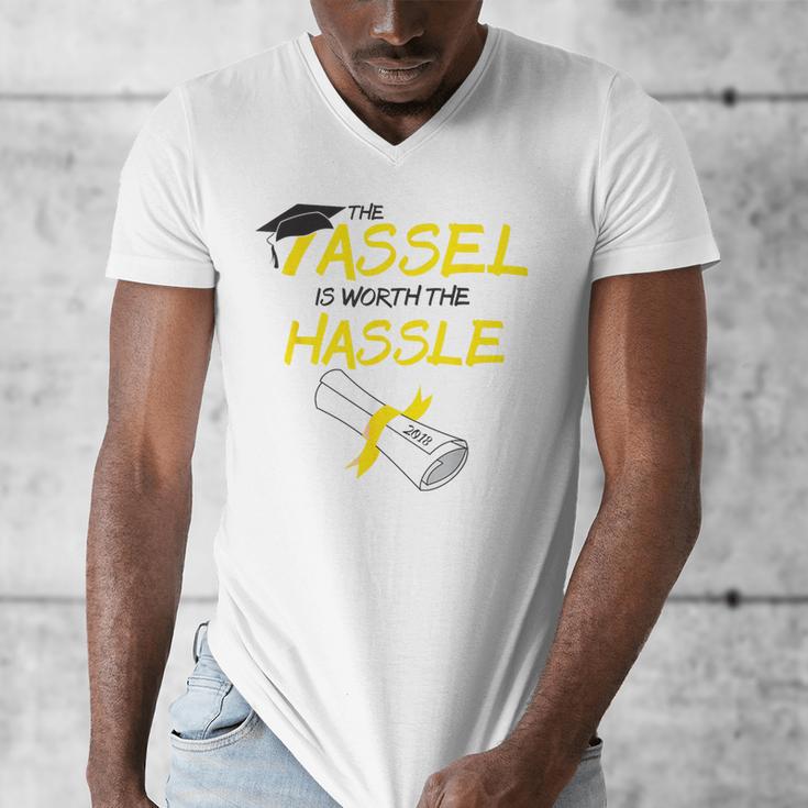 Tassel Worth The Hassle 2018 Graduation Quote Ylw Men's V-Neck T-Shirt