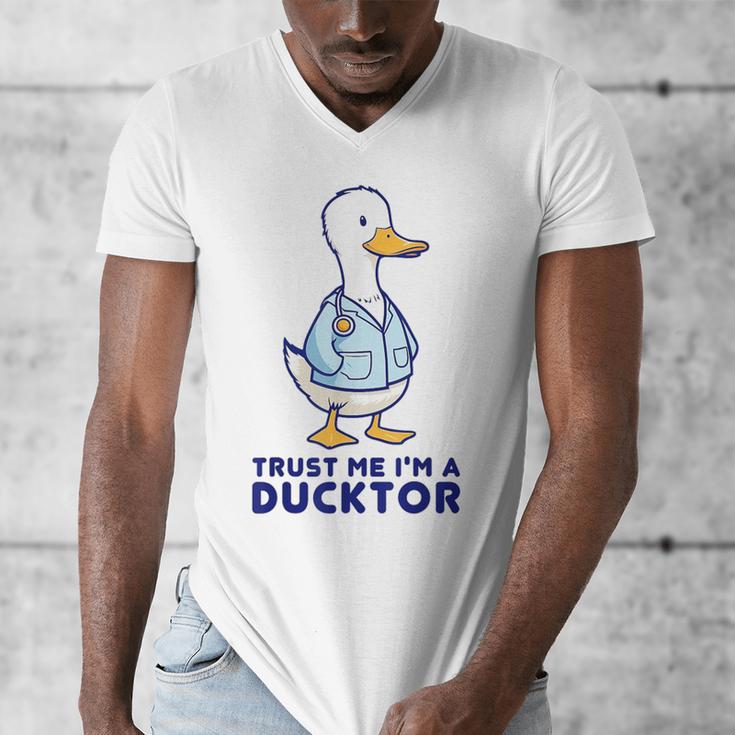 Trust Me I'm a Ducktor Doctor Sayings Graduation Men's V-Neck T-Shirt
