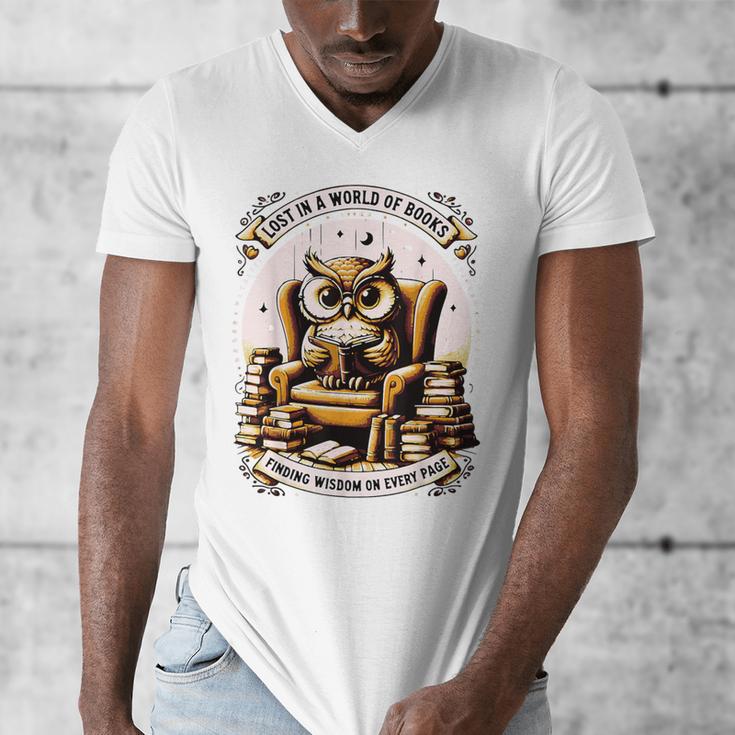 Wise Owl Reading Books Men's V-Neck T-Shirt