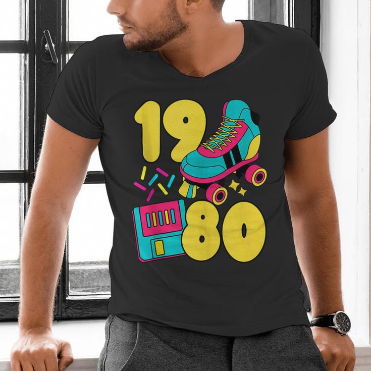 1980 Retro Raised In The 80s Old School Nostalgia Vibes Men's V-Neck T-Shirt