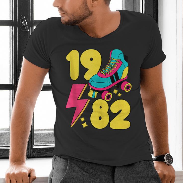 1982 Retro Raised In The 80s Old School Nostalgia Vibes Men's V-Neck T-Shirt 1982 Retro Raised In The 80s Old School Nostalgia Vibes Men's V-Neck T-Shirt