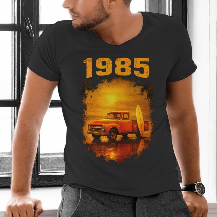 1985 Vintage Sunset Surf Truck Retro Beach Nostalgia Men's V-Neck T-Shirt