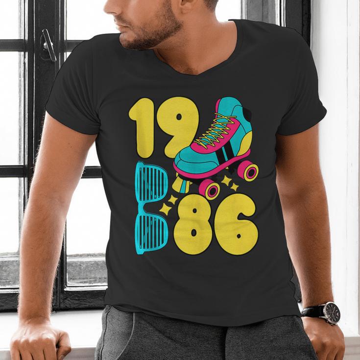 1986 Retro Raised In The 80s Old School Nostalgia Vibes Men's V-Neck T-Shirt
