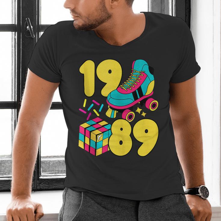 1989 Retro Raised In The 80s Old School Nostalgia Vibes Men's V-Neck T-Shirt