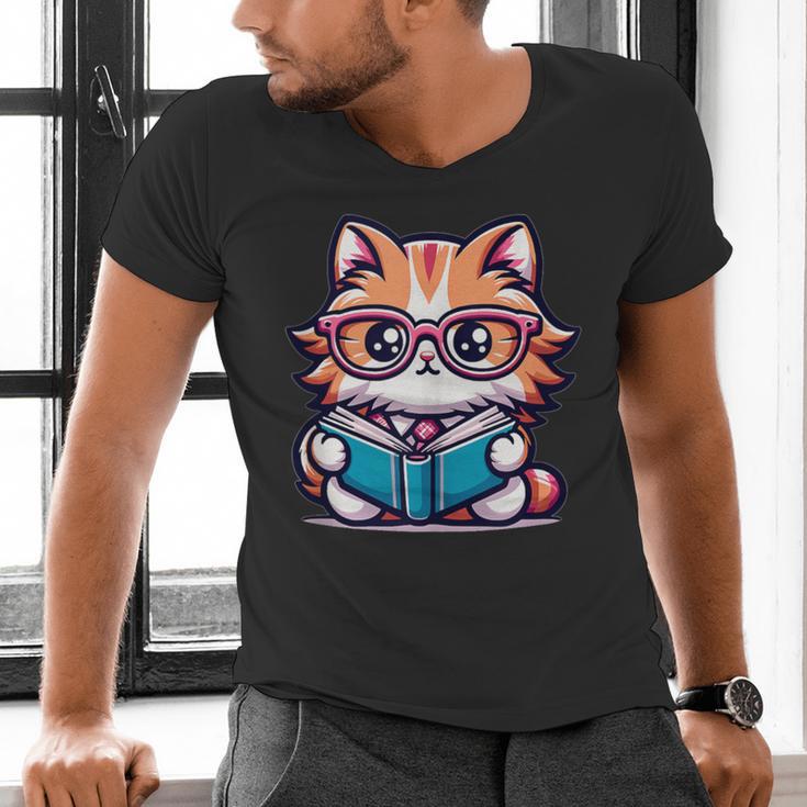 Adorable Book Lover Maine Coon Cat With Reading Glasses Cute Men's V-Neck T-Shirt