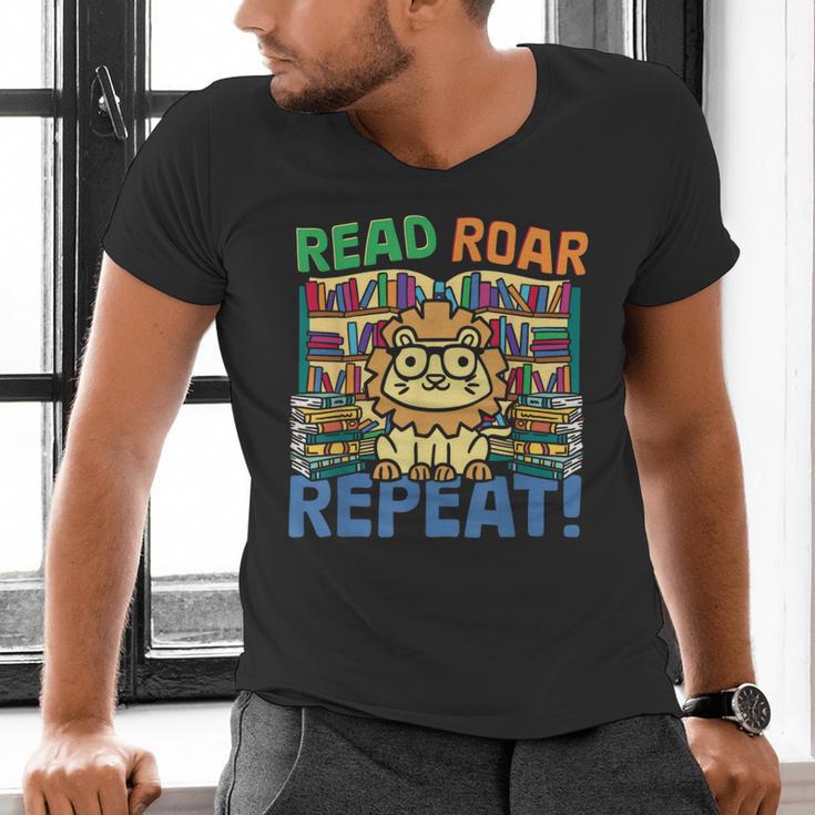 Animals Read Reading Book Library First Day Of School Kids Men's V-Neck T-Shirt Animals Read Reading Book Library First Day Of School Kids Men's V-Neck T-Shirt