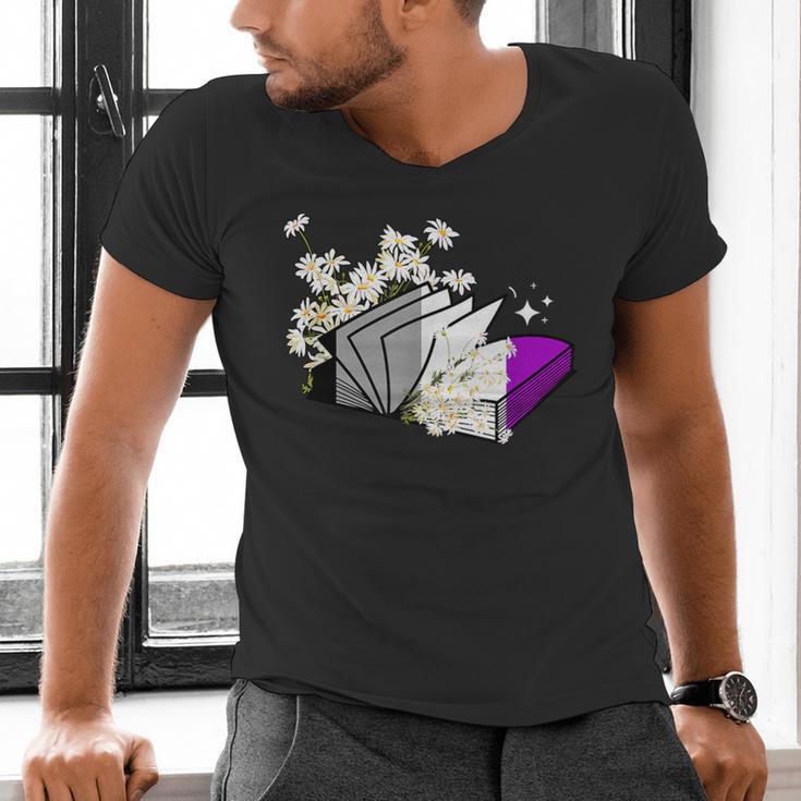 Asexual Book Lover LGBT Reading Pride Ace Flag Daisy Men's V-Neck T-Shirt Asexual Book Lover LGBT Reading Pride Ace Flag Daisy Men's V-Neck T-Shirt