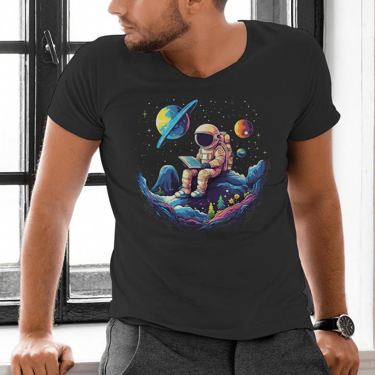 Astronaut Reading Book In Space Books Lover Bookworm Men's V-Neck T-Shirt