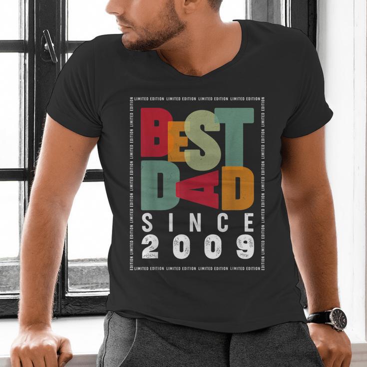Best Dad Since 2009 Fathers Day Retro Vintage Men's V-Neck T-Shirt