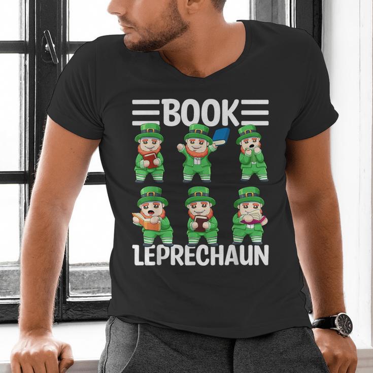 Book Leprechaun St Patrick's Day Library Librarian Reading Men's V-Neck T-Shirt